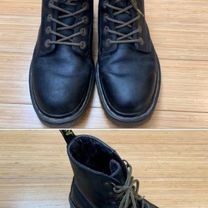 DR. MARTEN’S black leather combat boots, 8.